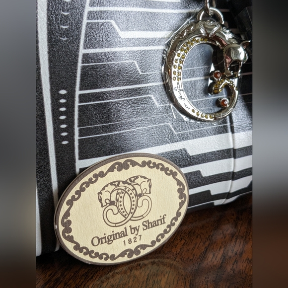 NEW Designed in NY by Sharif Shoulder Bag comes with dust bag. - Picture 5 of 7